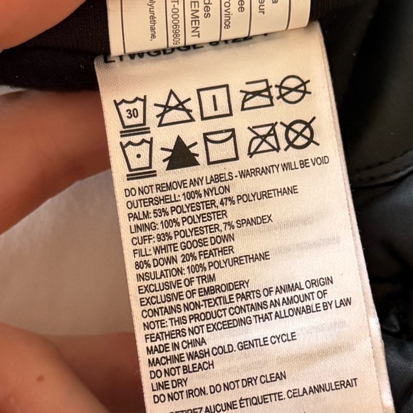 Canada Goose women’s Lightweight Gloves in size XS - Picture 14 of 15